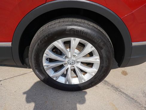Used 2018 Volkswagen Tiguan SE image 10
