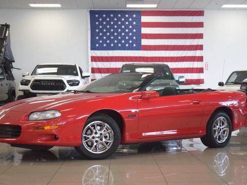 Used 2002 Chevrolet Camaro Z28 RWD image 3