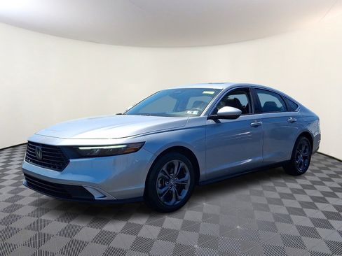 Used 2023 Honda Accord EX image 3