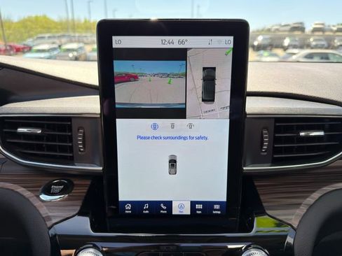 Used 2022 Ford Explorer Limited w/ Hybrid Equipment Group 310A AWD/4WD image 28