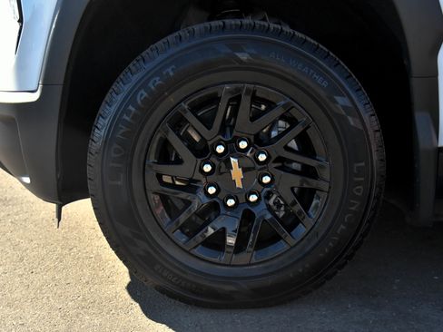 Used 2024 Chevrolet Silverado EV W/T image 12