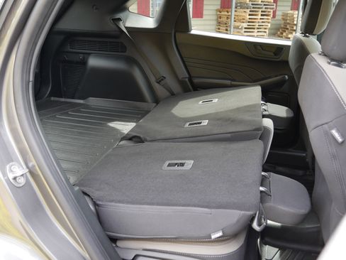 Certified 2022 Ford Escape SE w/ SE Sport Appearance Package image 29