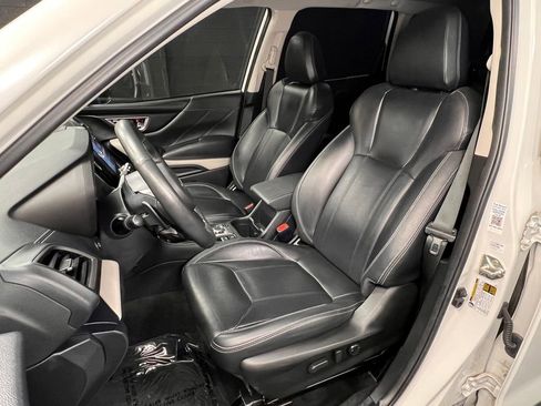 Used 2022 Subaru Forester Limited AWD/4WD image 3