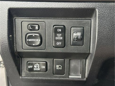 Used 2021 Toyota Tundra SR5 w/ TRD Off-Road Package AWD/4WD image 25