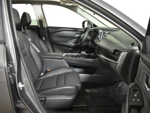 Certified 2025 Nissan Rogue SV w/ SV Premium Package image 34