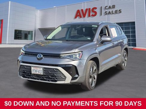 Used 2025 Volkswagen Taos SE AWD/4WD image 1