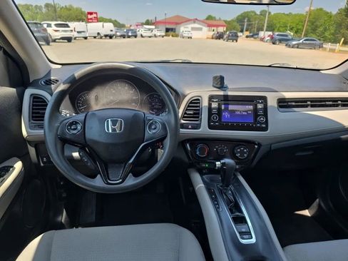 Used 2022 Honda HR-V LX image 12