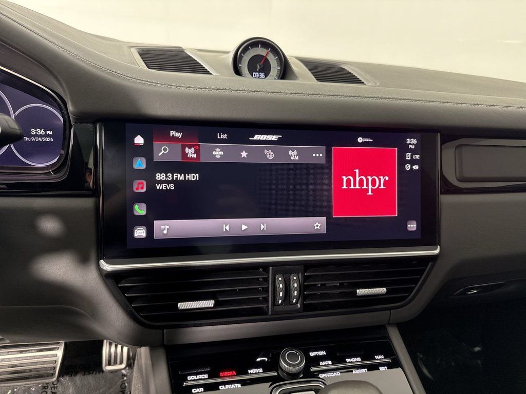 Certified 2023 Porsche Cayenne Turbo w/ Assistance Package AWD/4WD image 27