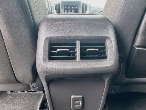 Used 2024 GMC Terrain SLE w/ Driver Convenience Package FWD image 21