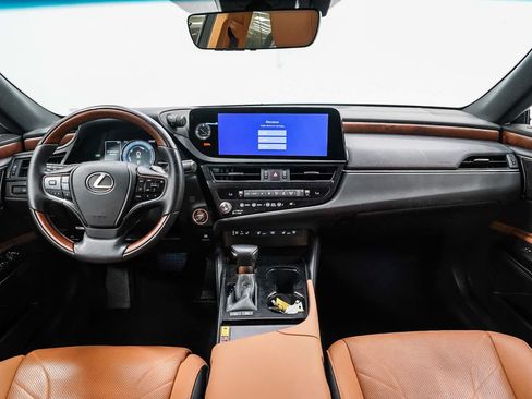 Used 2025 Lexus ES 300h w/ Luxury Package FWD image 12