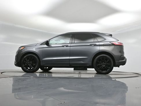 Certified 2022 Ford Edge SE w/ Black Appearance Package image 53