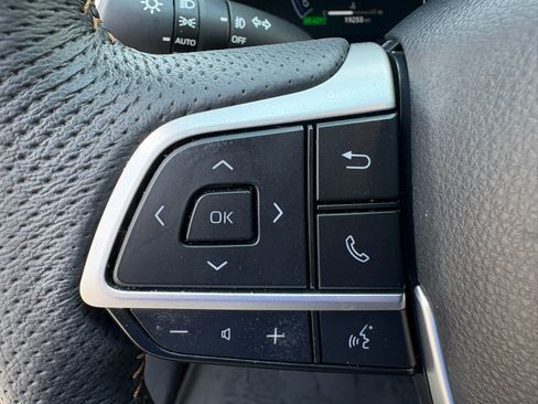 Used 2025 Toyota Sienna XLE Woodland Edition AWD/4WD image 13