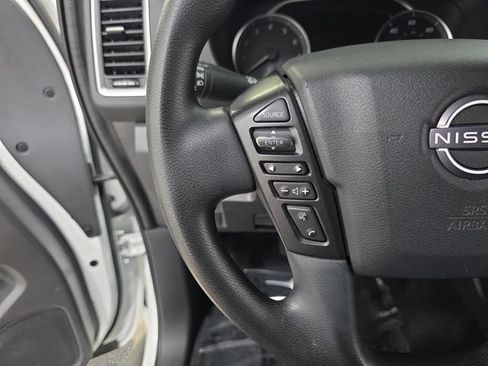Used 2022 Nissan Frontier SV RWD image 17
