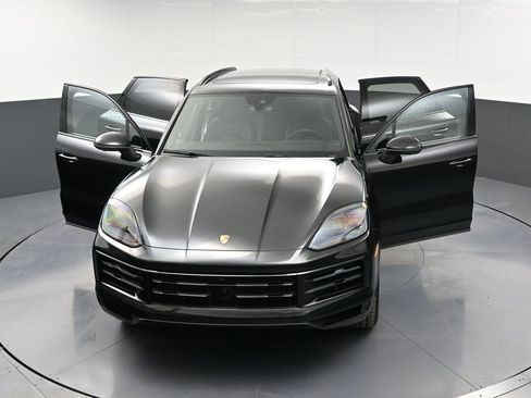 New 2026 Porsche Cayenne AWD/4WD image 33