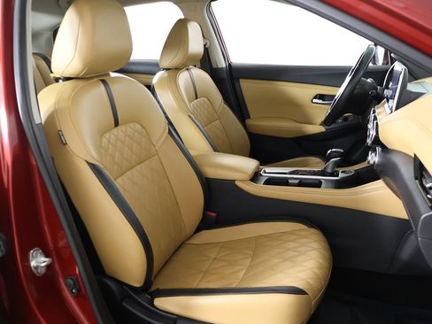 Used 2021 Nissan Sentra SV w/ SV Premium Package image 30