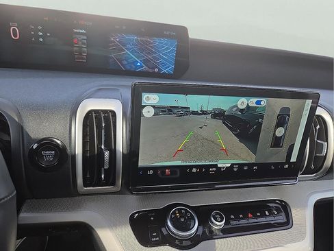 Used 2025 Ford Expedition Active image 20