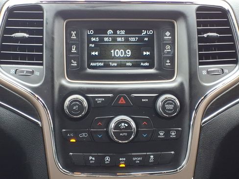 Used 2017 Jeep Grand Cherokee Limited AWD/4WD image 6
