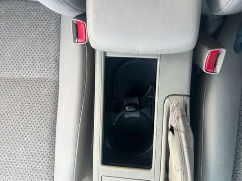 Used 2005 Subaru Outback 2.5i image 16