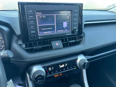 Used 2022 Toyota RAV4 LE AWD/4WD image 8