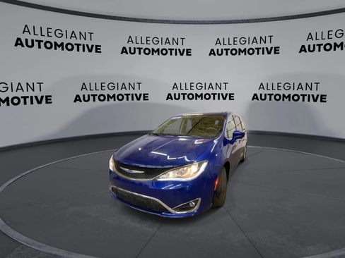 Used 2018 Chrysler Pacifica Touring Plus image 6