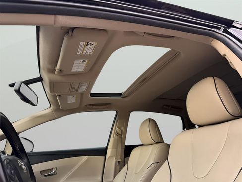 Used 2013 Toyota Venza XLE w/ XLE Premium Pkg image 16