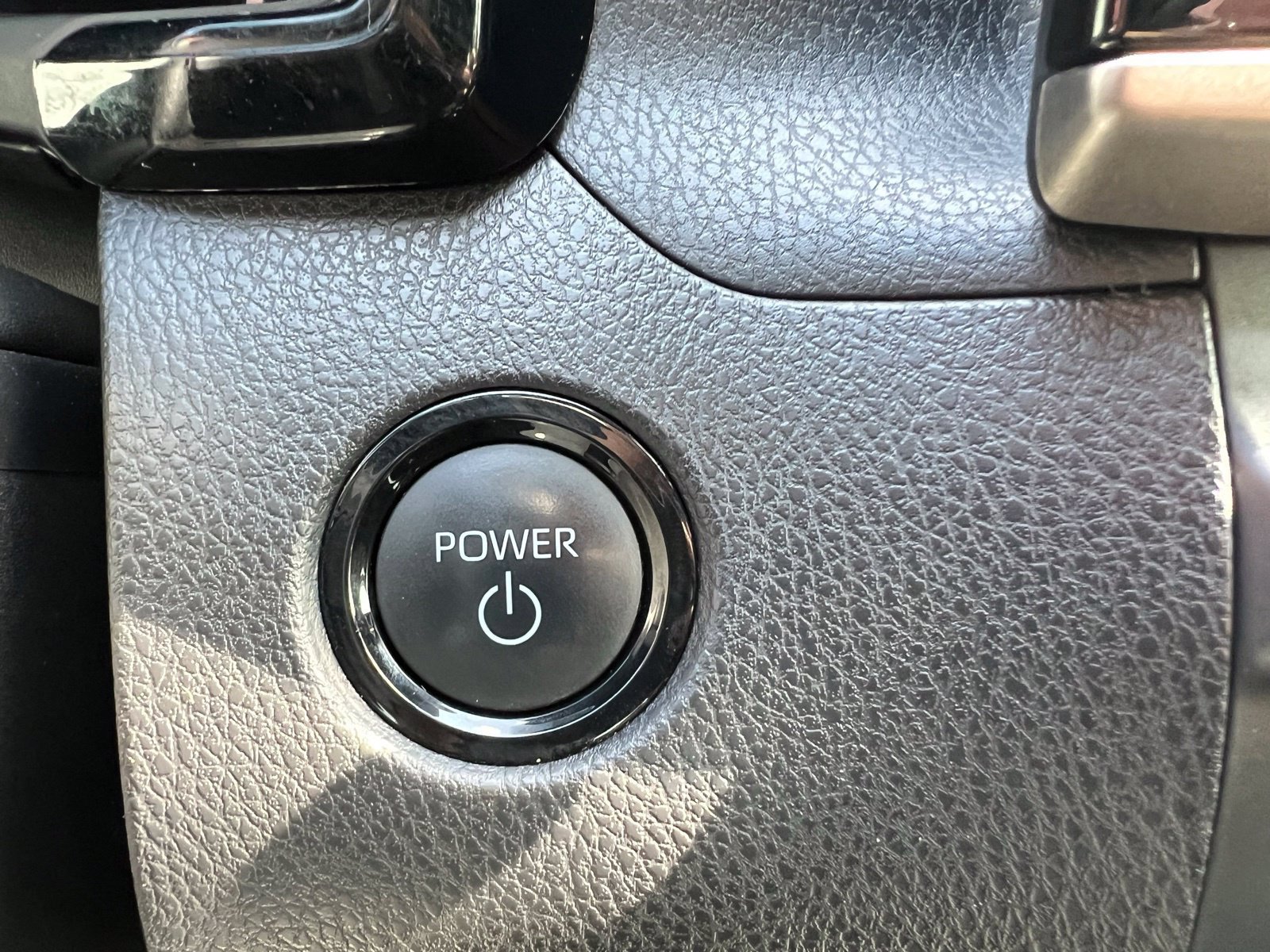 Used 2025 Toyota Camry SE FWD image 31