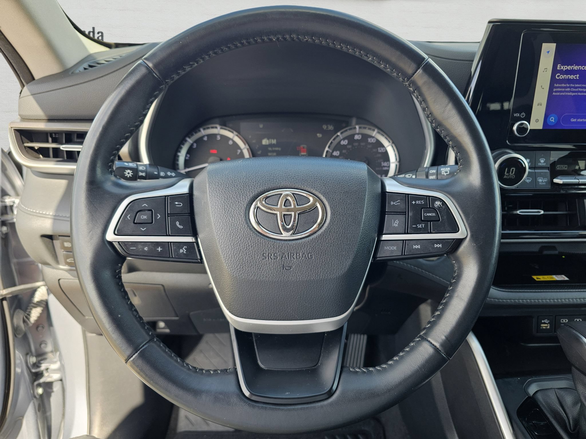 Used 2023 Toyota Highlander XLE FWD image 20