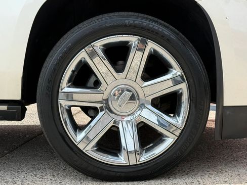 Used 2015 Cadillac Escalade ESV Premium AWD/4WD image 26