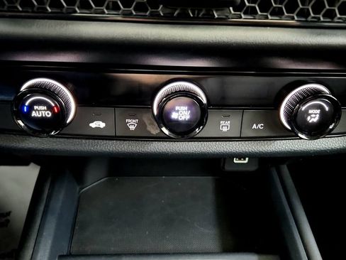 Used 2023 Honda HR-V LX image 38