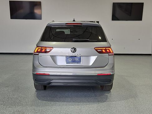 Certified 2023 Volkswagen Tiguan SE FWD image 7