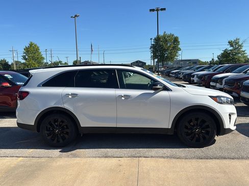 Used 2020 Kia Sorento S w/ Paint Protection Package FWD image 2