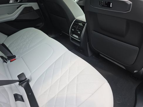 New 2026 BMW X5 xDrive40i w/ Premium Package AWD/4WD image 10