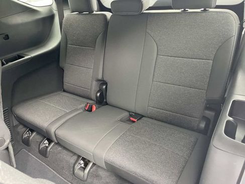 Used 2024 Chevrolet Traverse LT FWD image 24