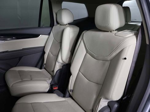 Used 2022 Cadillac XT6 Premium Luxury w/ Technology Package image 37