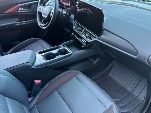 Used 2024 Chevrolet Equinox EV RS image 19