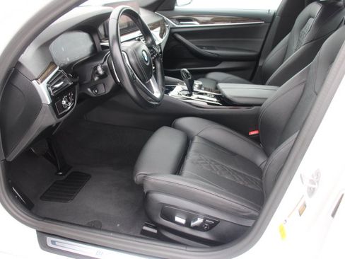 Used 2023 BMW 530i w/ Convenience Package RWD image 11