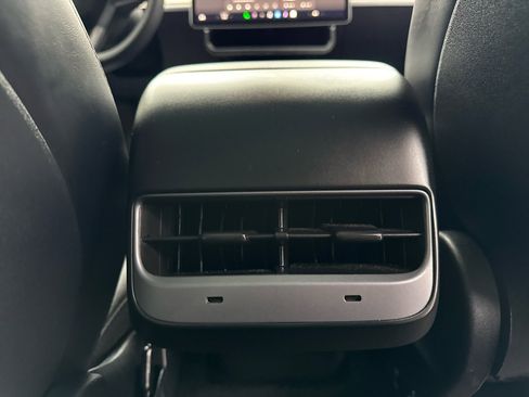 Used 2022 Tesla Model Y Performance image 33