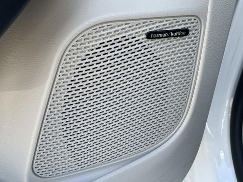 Used 2022 Chrysler Pacifica Limited image 18