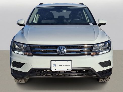 Used 2021 Volkswagen Tiguan SE image 2
