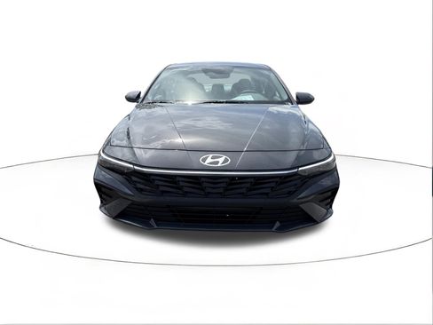 New 2026 Hyundai Elantra SE FWD image 8