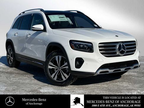 New 2026 Mercedes-Benz GLB 250 4MATIC image 1