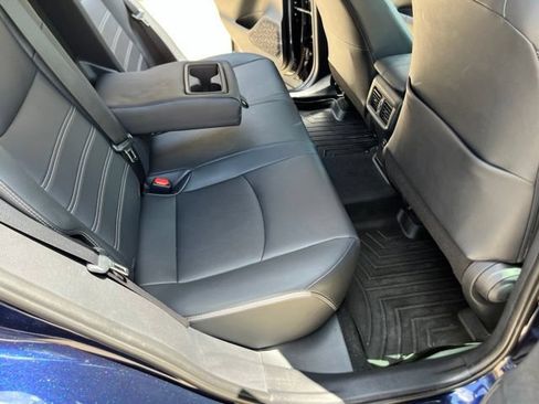 Used 2019 Toyota RAV4 XLE Premium FWD image 15