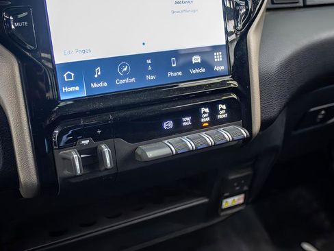 Used 2024 RAM 2500 Laramie AWD/4WD image 16