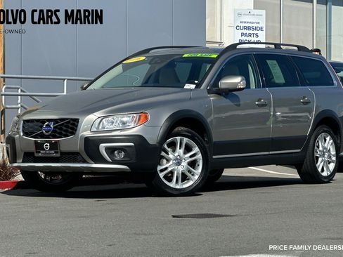 Used 2016 Volvo XC70 T5 Platinum w/ Protection Package image 1