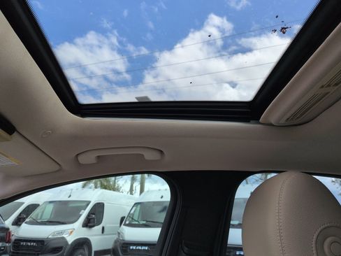 Used 2019 Mercedes-Benz C 300 Sedan image 21