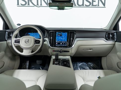 New 2026 Volvo V60 B5 Cross Country Plus w/ Climate Package AWD/4WD image 15
