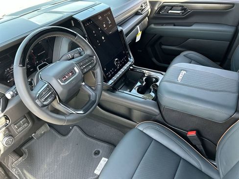 New 2026 GMC Yukon XL AT4 w/ AT4 Premium Plus Package AWD/4WD image 10