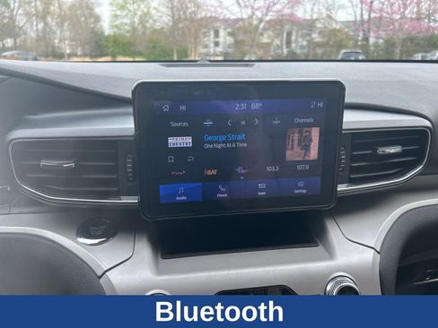 Used 2024 Ford Explorer XLT w/ Equipment Group 202A RWD image 13