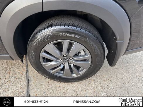 New 2025 Nissan Pathfinder SV w/ SV Premium Package image 35