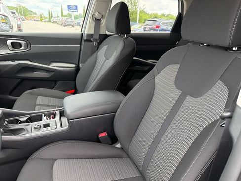 New 2026 Kia Sorento LX FWD image 17